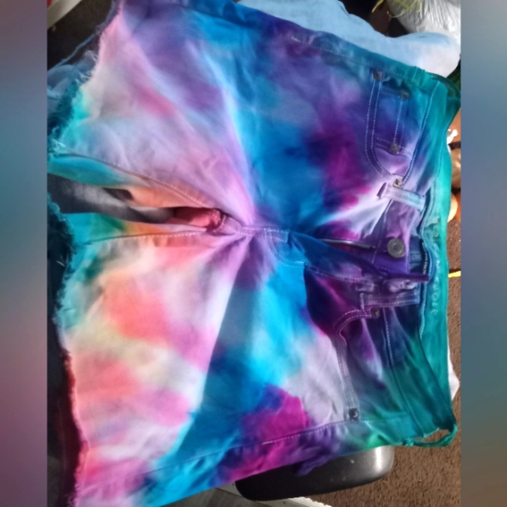 Tie dyed american eagle shorts size 6/7